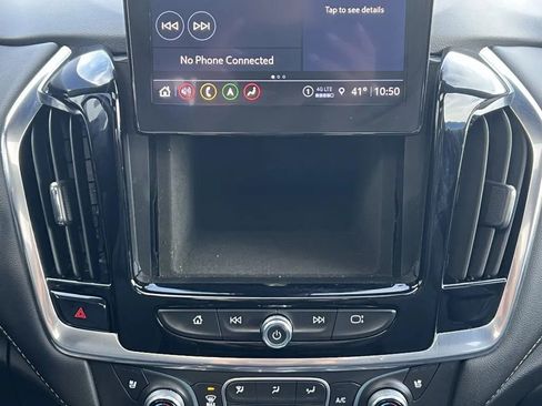 Used 2022 Chevrolet Traverse Premier image 22