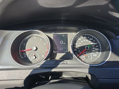 Used 2020 Volkswagen Golf 4-Door image 22