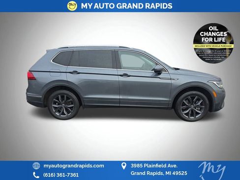 Used 2023 Volkswagen Tiguan SE image 8