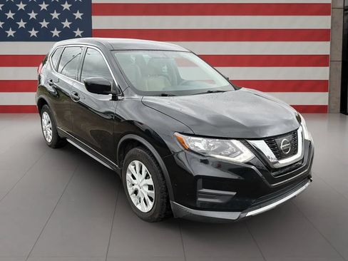 Used 2017 Nissan Rogue S FWD image 2