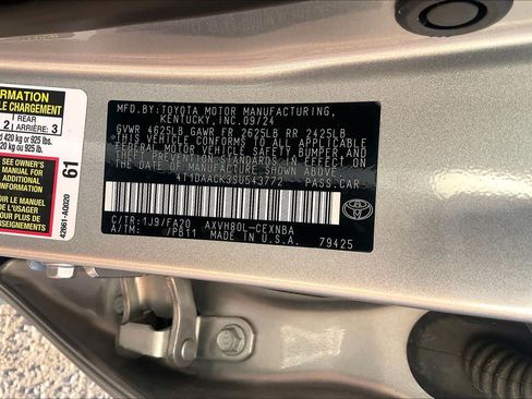 Used 2025 Toyota Camry LE FWD image 31