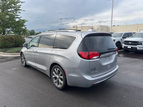 Used 2017 Chrysler Pacifica Limited FWD image 4