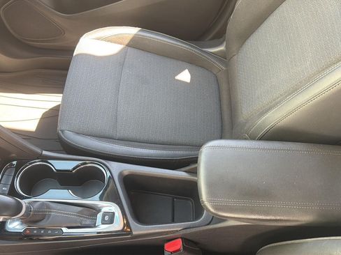 Certified 2020 Buick Encore GX Preferred w/ Cold Weather Comfort Package AWD/4WD image 14