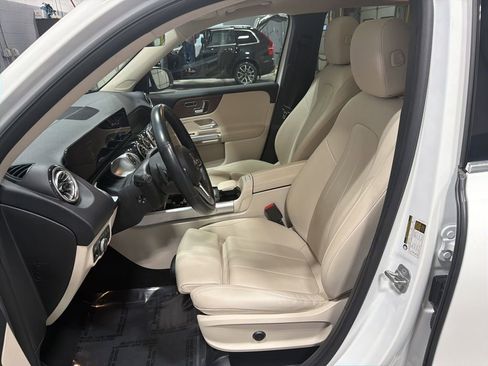 Used 2023 Mercedes-Benz GLB 250 4MATIC image 12