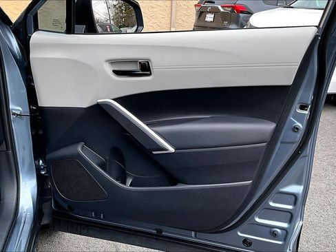 Certified 2024 Toyota Corolla Cross L image 20