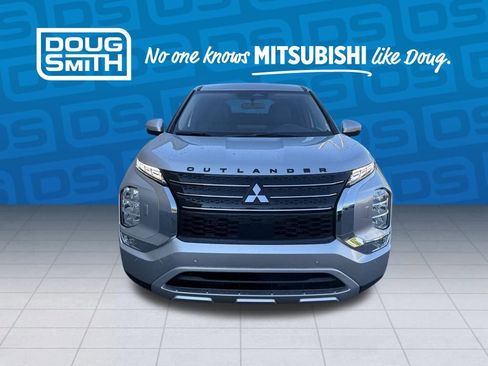 New 2025 Mitsubishi Outlander SE image 6