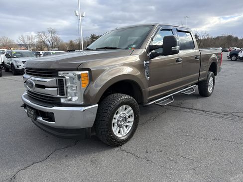 Used 2017 Ford F250 XLT image 8
