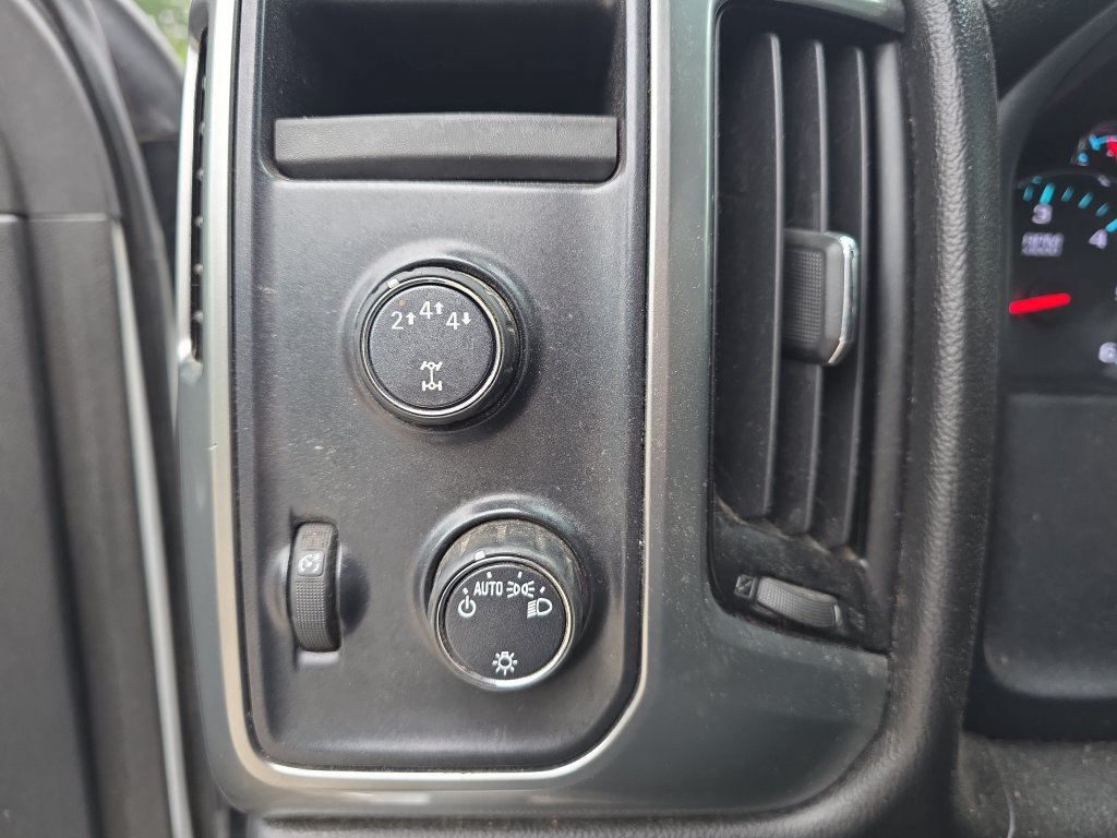 Used 2017 Chevrolet Silverado 2500 LT AWD/4WD image 29