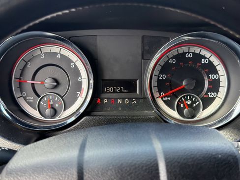 Used 2020 Dodge Grand Caravan SXT FWD image 32