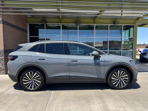 Used 2024 Volkswagen ID.4 S image 9