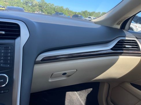 Used 2014 Ford Fusion SE w/ Equipment Group 202A FWD image 6