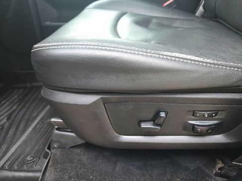 Used 2015 RAM 1500 Laramie w/ Convenience Group AWD/4WD image 18
