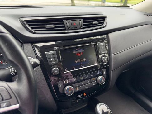 Used 2020 Nissan Rogue SV AWD/4WD image 18