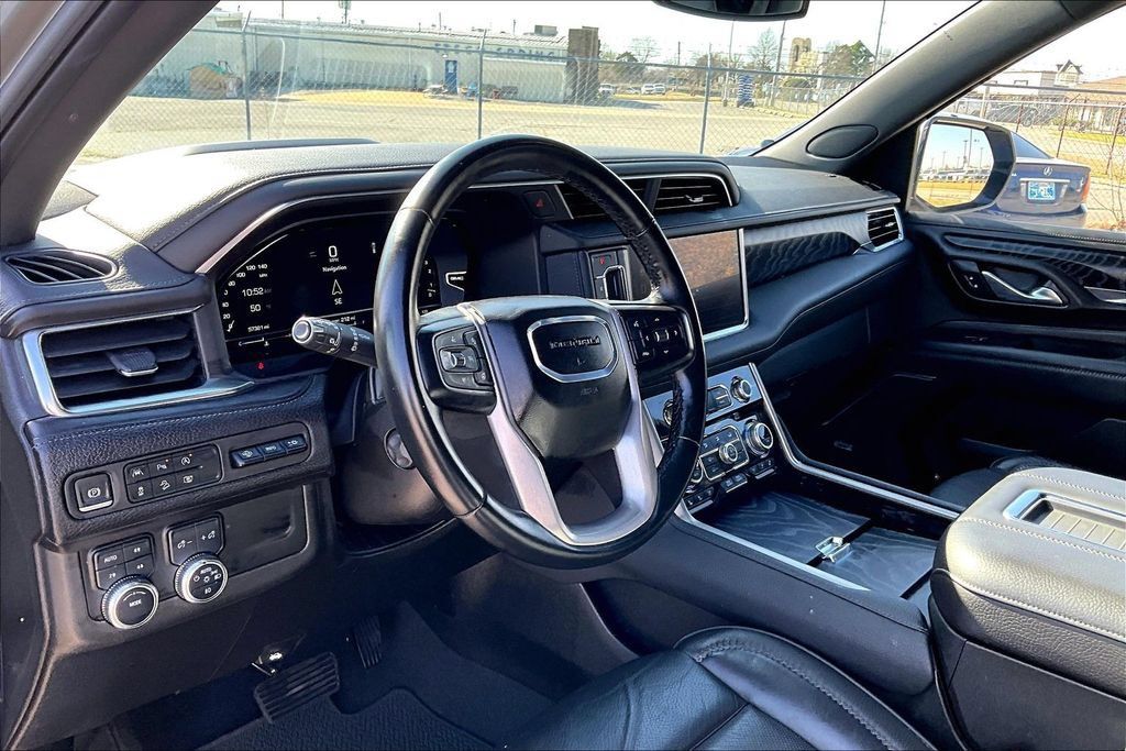 Used 2024 GMC Yukon Denali AWD/4WD image 15