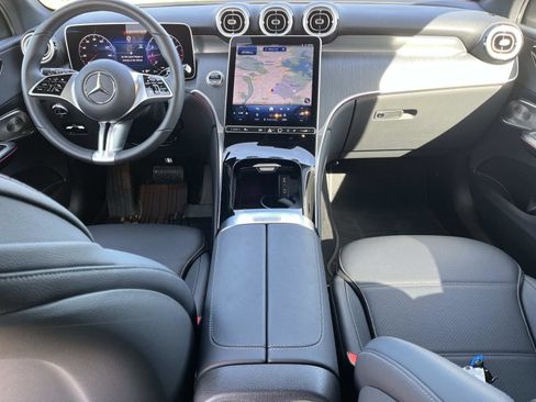 Used 2025 Mercedes-Benz GLC 300 image 13