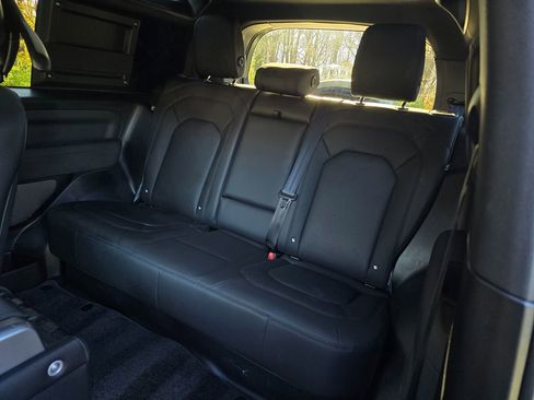 Used 2023 Land Rover Defender 110 75th Limited Edition image 17