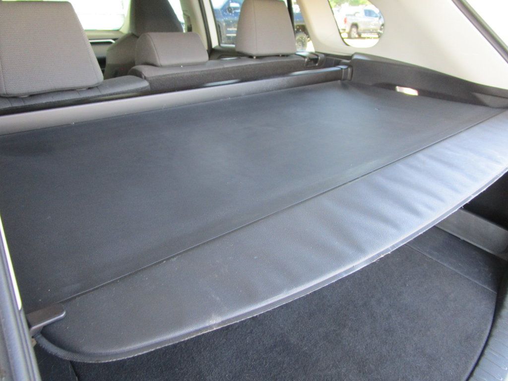 Used 2025 Toyota RAV4 XLE FWD image 17