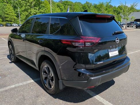 Used 2026 Nissan Rogue SV FWD image 6