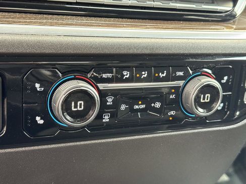 Used 2025 Chevrolet Silverado 2500 LT w/ Convenience Package image 15