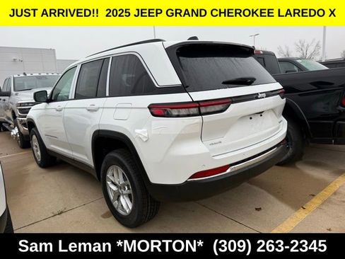 New 2025 Jeep Grand Cherokee Laredo X w/ Luxury Tech Group I image 11