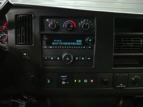 Used 2020 Chevrolet Express 3500 w/ Power Convenience Package RWD image 24