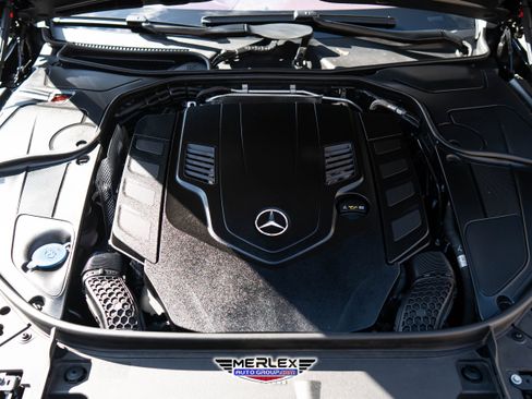 Used 2018 Mercedes-Benz S 560 4MATIC Sedan w/ Premium Package image 54