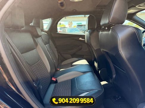 Used 2018 Ford Focus ST w/ Equipment Group 401A FWD image 32