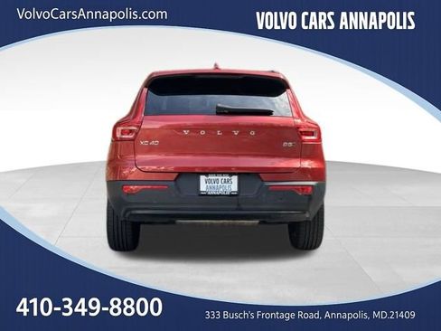Used 2025 Volvo XC40 B5 Plus image 7