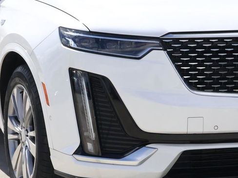 Used 2023 Cadillac XT6 Premium Luxury w/ Technology Package image 9