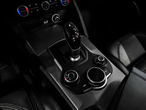 Used 2018 Alfa Romeo Stelvio Ti AWD/4WD image 26