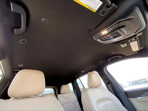 Used 2024 Jeep Grand Cherokee Limited w/ Trailer Tow Package image 13