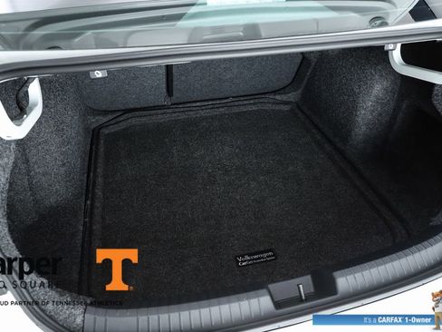 Used 2025 Volkswagen Jetta SE w/ Sunroof Package image 29