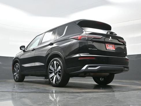 Used 2025 Mitsubishi Outlander SE AWD/4WD image 30