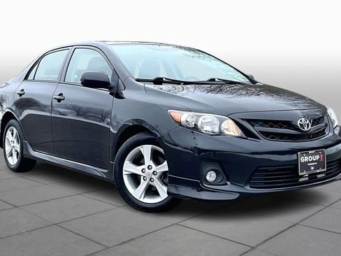 Used 2012 Toyota Corolla S image 3