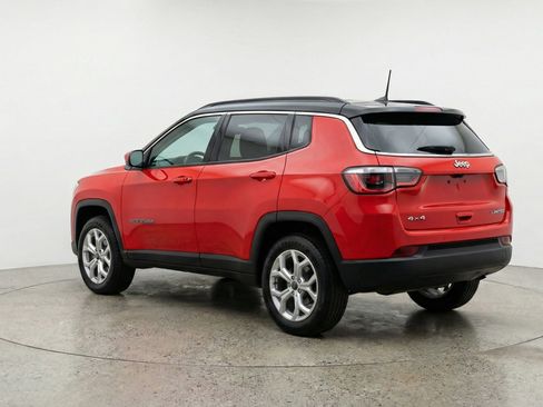 Used 2025 Jeep Compass Latitude image 6