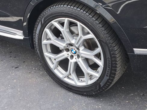 Used 2025 BMW X7 xDrive40i image 15