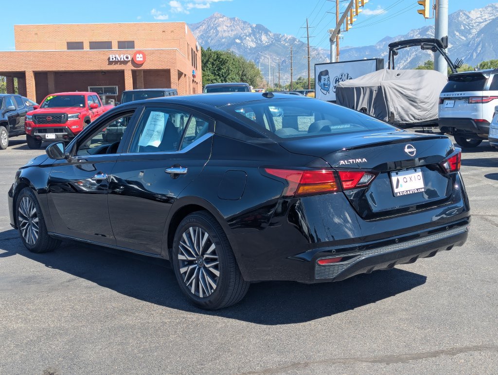 Used 2024 Nissan Altima 2.5 SV FWD image 7