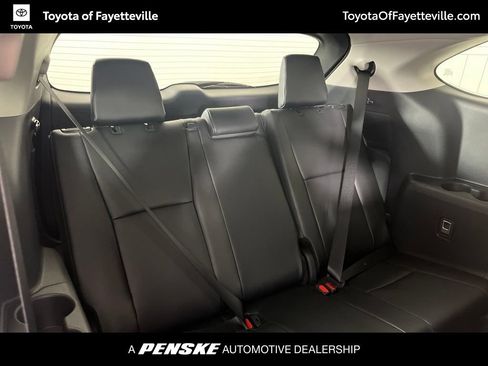 Used 2026 Toyota Highlander XLE AWD/4WD image 14