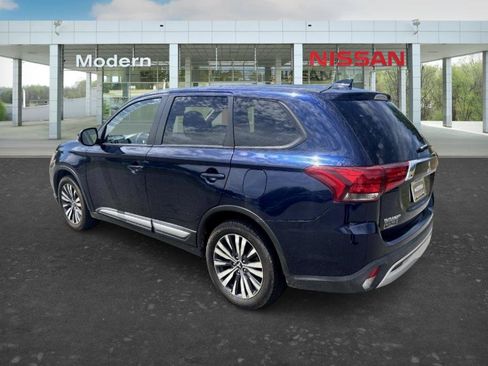 Used 2020 Mitsubishi Outlander SE FWD image 3
