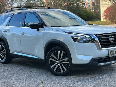 Certified 2025 Nissan Pathfinder Platinum