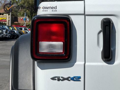 Used 2023 Jeep Wrangler Unlimited image 27