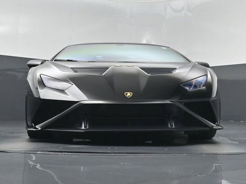 Used 2022 Lamborghini Huracan STO RWD image 31