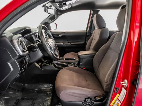 Used 2016 Toyota Tacoma TRD Sport w/ Towing Package image 33