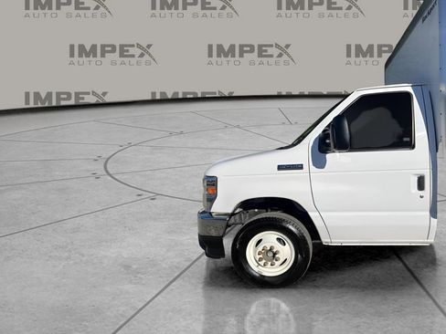 Used 2024 Ford E-450 and Econoline 450 Super Duty w/ Power Windows & Locks Group image 33