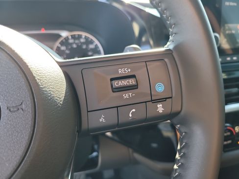 Used 2025 Nissan Pathfinder SV w/ SV Premium Package image 29