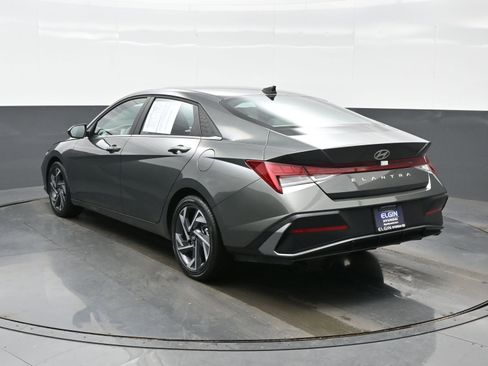 Certified 2025 Hyundai Elantra SEL image 4