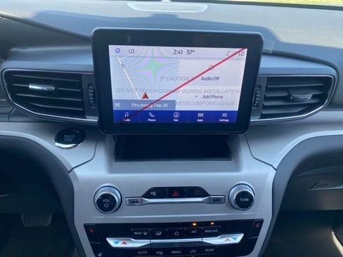 New 2024 Ford Explorer XLT w/ Equipment Group 202A image 25