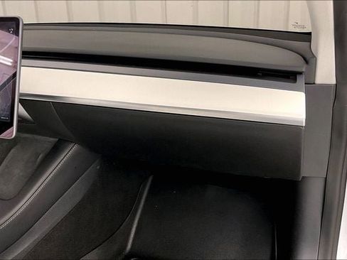 Used 2021 Tesla Model 3 Standard Range Plus RWD image 17