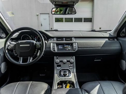 Used 2019 Land Rover Range Rover Evoque SE AWD/4WD image 26