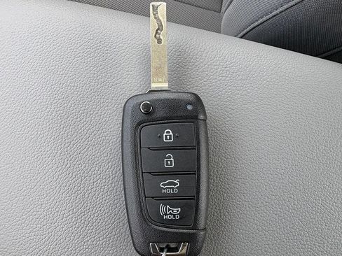 New 2026 Hyundai Elantra SE FWD image 24